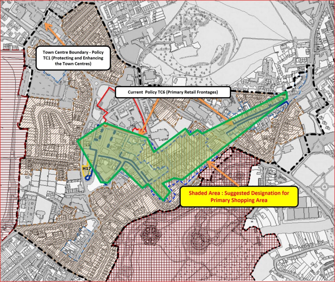 Map of Warwick Town Centre on an accurate base map depicting the proposed change to designate a Primary Shopping Area. The map has a number of lines/shaded areas which are described as follows: •	Town Centre Boundary (black dot-dash line) •	Suggested Primary Shopping Area (shaded green) •	Current Primary Retail Frontages (solid blue line)