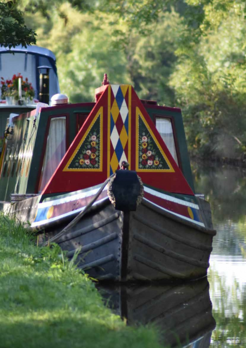 canal image - colourful barge